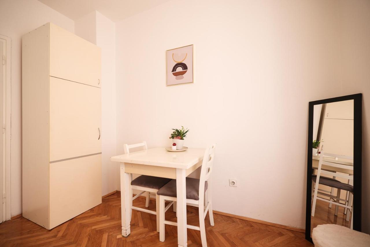 Cozy Studio Apartments In City Centar Stosija Задар Экстерьер фото