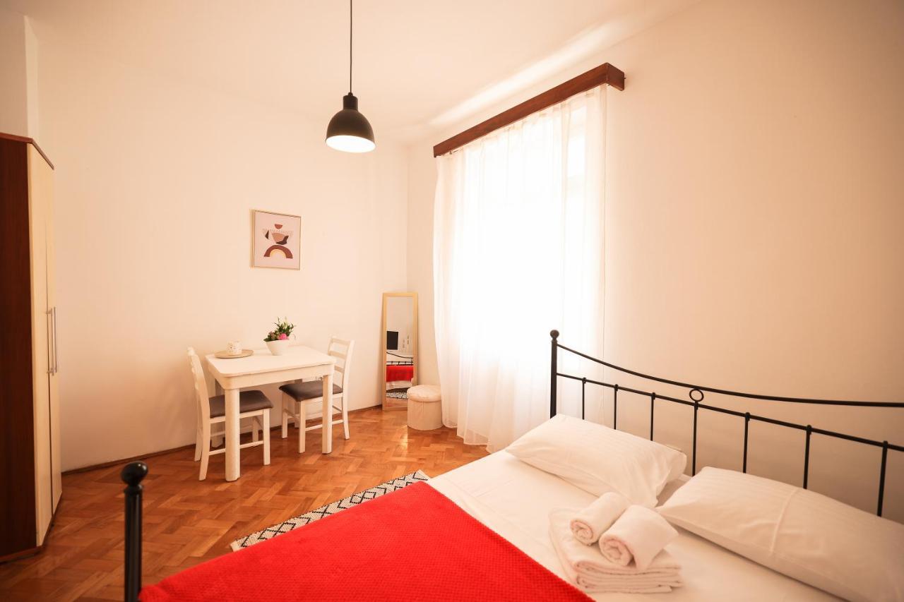 Cozy Studio Apartments In City Centar Stosija Задар Экстерьер фото