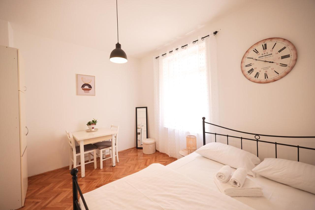 Cozy Studio Apartments In City Centar Stosija Задар Экстерьер фото